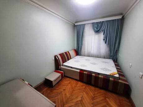 3-комн. вторичка - м. Низами - 75 м²
