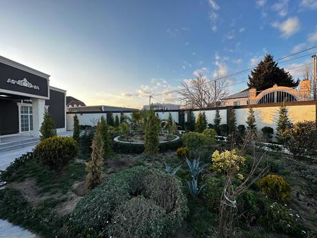 4 otaqlı həyət evi/bağ evi - Mərdəkan q. - 190 m²