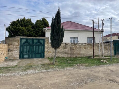 Satılır 4 otaqlı həyət evi/bağ evi 180 m², Saray q.