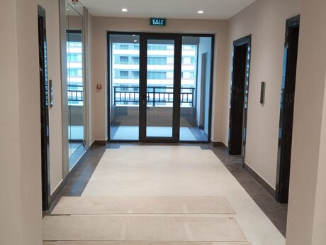 4 otaqlı yeni tikili - Xətai r. - 194 m²