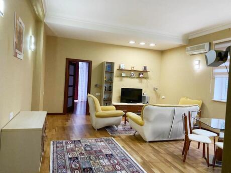Elan №5933335 - Bakı, İçəri Şəhər m., 2 otaqlı, 65 m², 2/3 mərtəbə