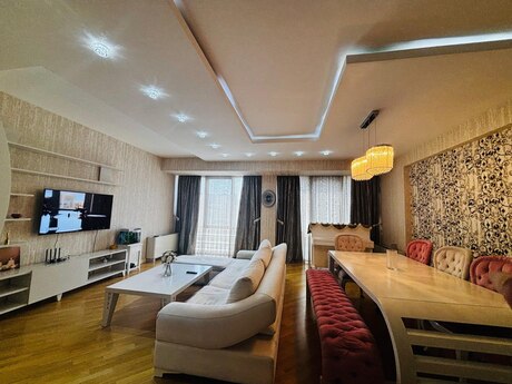 4 otaqlı yeni tikili - 28 May m. - 166 m²