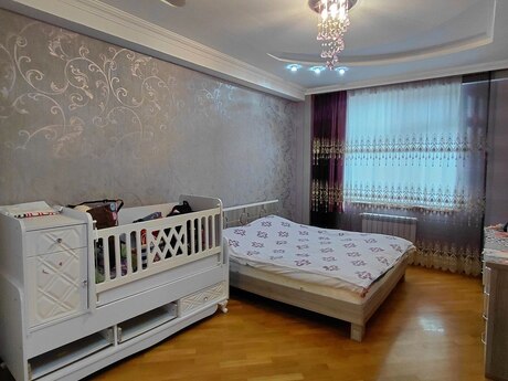 Satılır 5 otaqlı yeni tikili 138 m², 8-ci kilometr q.