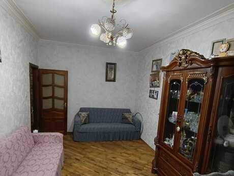 2 otaqlı köhnə tikili - Yeni Günəşli q. - 60 m²
