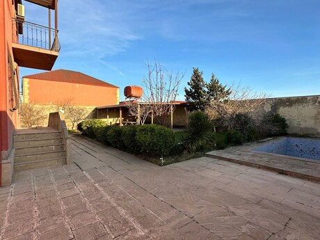 Satılır 4 otaqlı həyət evi/bağ evi 200 m², Fatmayı q.