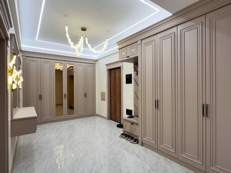 4 otaqlı yeni tikili - 28 May m. - 195 m²