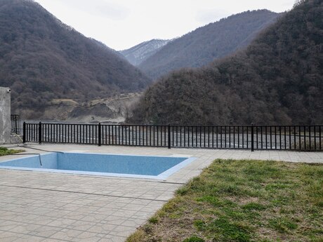 6-комн. дом/дача - Гах - 300 м²