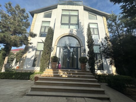 6 otaqlı həyət evi/bağ evi - Şağan q. - 375.6 m²