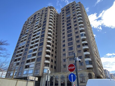 Elan №5919568 - Bakı, 28 May m., 4 otaqlı, 185 m², 10/16 mərtəbə