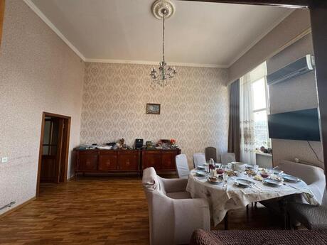 3 otaqlı köhnə tikili - Sahil m. - 120 m²