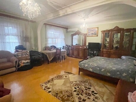 5 otaqlı köhnə tikili - İnşaatçılar m. - 120 m²
