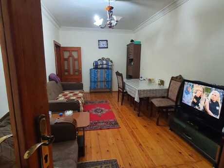 3 otaqlı köhnə tikili - Neftçilər m. - 70 m²