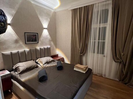 3 otaqlı köhnə tikili - Nəriman Nərimanov m. - 80 m²
