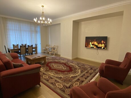 Elan №5935104 - Bakı, 8 Noyabr m., 3 otaqlı, 145 m², 12/27 mərtəbə