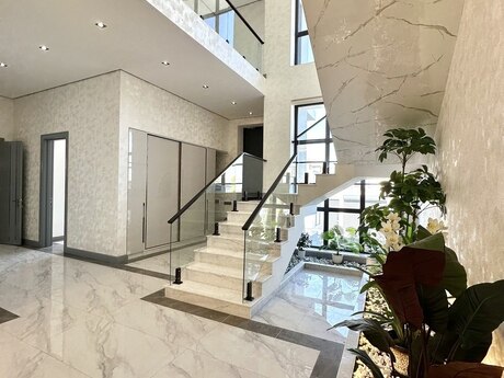 5 otaqlı həyət evi/bağ evi - Mərdəkan q. - 300 m²