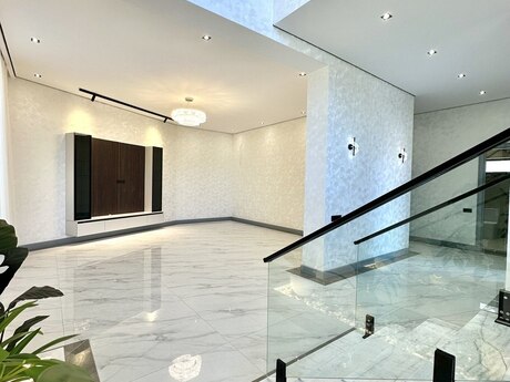 5 otaqlı həyət evi/bağ evi - Mərdəkan q. - 300 m²
