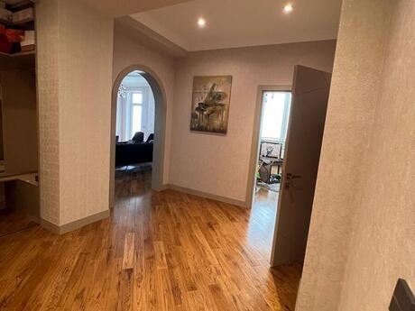 4 otaqlı yeni tikili - Elmlər Akademiyası m. - 195 m²