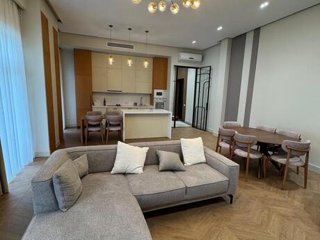 Elan №5935564 - Bakı, Ağ şəhər q., 3 otaqlı, 125 m², 3/6 mərtəbə
