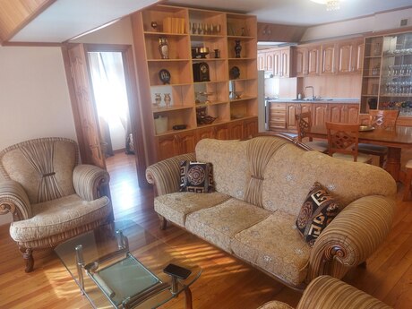 3 otaqlı köhnə tikili - 28 May m. - 75 m²