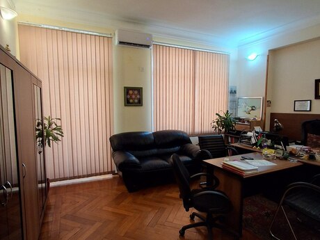 3 otaqlı köhnə tikili - Sahil m. - 100 m²
