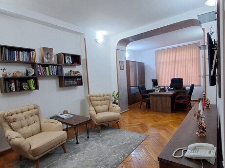 3 otaqlı köhnə tikili - Sahil m. - 100 m²
