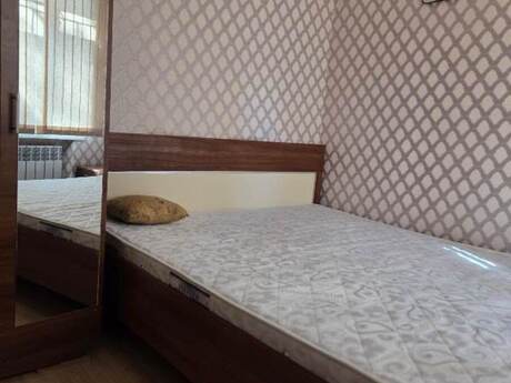2 otaqlı köhnə tikili - Elmlər Akademiyası m. - 35 m²