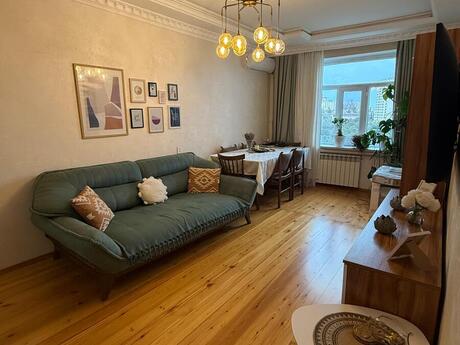 2 otaqlı köhnə tikili - Əhmədli m. - 65 m²