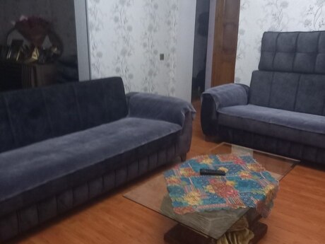 4 otaqlı həyət evi/bağ evi - İnşaatçılar m. - 161 m²