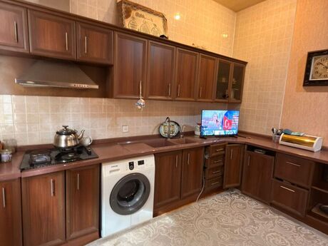 10 otaqlı həyət evi/bağ evi - Xətai r. - 500 m²