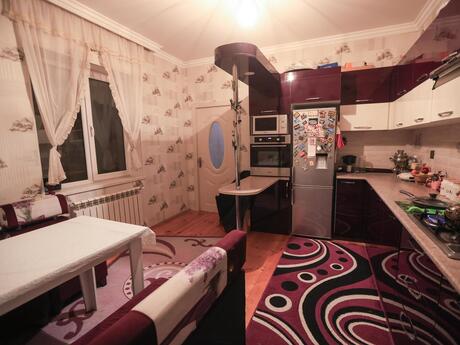 4 otaqlı həyət evi/bağ evi - Əhmədli m. - 100 m²