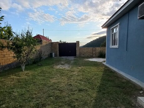 Satılır 4 otaqlı həyət evi/bağ evi 130 m², Qəbələ