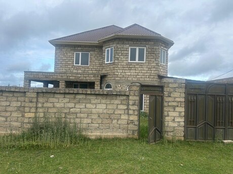 Satılır 5 otaqlı həyət evi/bağ evi 250 m², Xudat