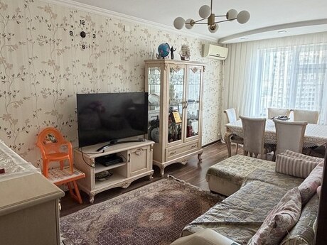 Satlr 2 otaql khn tikili 52 m, 8 Noyabr m.