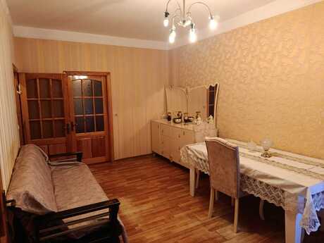 Satlr 3 otaql khn tikili 80 m, Memar cmi m.