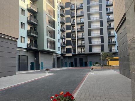 5 otaqlı yeni tikili - Ağ şəhər q. - 250 m²