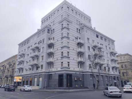 3 otaqlı köhnə tikili - Sahil m. - 90 m²