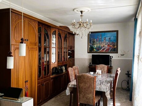 6 otaqlı həyət evi/bağ evi - Lökbatan q. - 270 m²