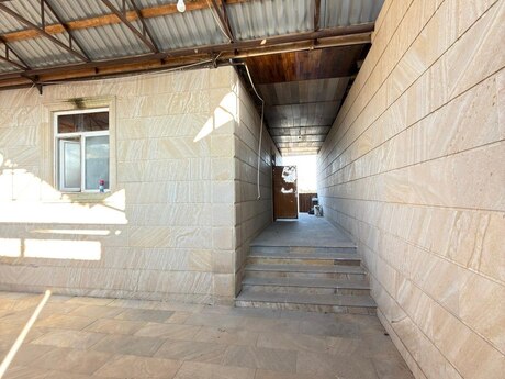4 otaqlı həyət evi/bağ evi - Şüvəlan q. - 120 m²