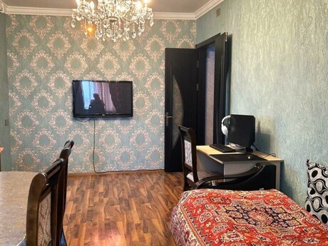 2 otaqlı köhnə tikili - Memar Əcəmi m. - 70 m²