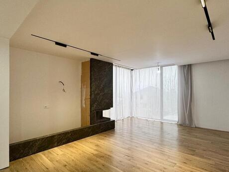 14 otaqlı həyət evi/bağ evi - Novxanı q. - 300 m²