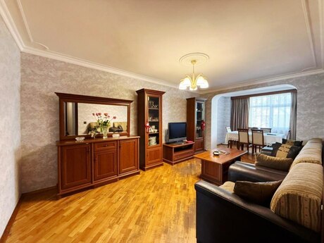Elan №5937508 - Bakı, Gənclik m., 3 otaqlı, 85 m², 3/5 mərtəbə