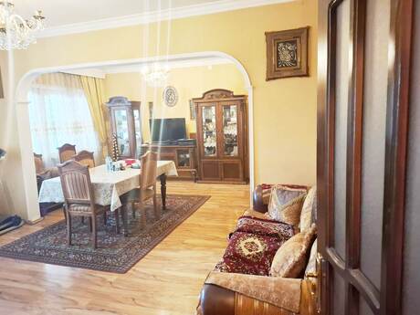 5 otaqlı köhnə tikili - Azadlıq Prospekti m. - 127 m²