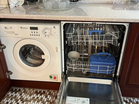3 otaqlı yeni tikili - Elmlər Akademiyası m. - 178 m²