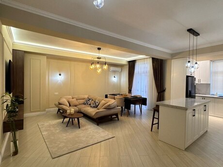 4 otaqlı yeni tikili - Nəsimi r. - 175 m²
