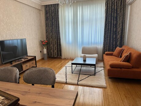 Kirayə 2 otaqlı mənzil, 75 m², Şah İsmayıl Xətai: 1 000 ₼/ay 2