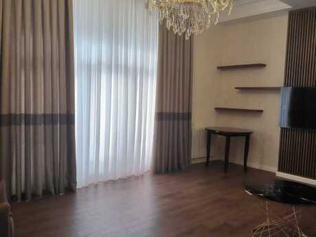 2-комн. новостройка - м. 28 мая - 80 м²