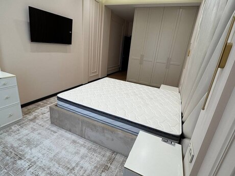3-room new-build apartment for rent in Nizami, 140 m², 1 900 AZN/mo, photo 5 / 9