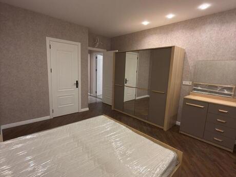 Объявление №5938560 - Баку, пос. Бадамдар, 4-комн., 160 м², 12/18 этаж