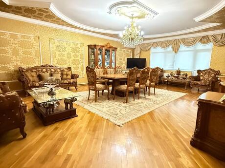 Объявление №5938729 - Баку, м. Низами, 4-комн., 250 м², 2/17 этаж