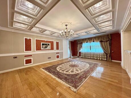 4 otaqlı yeni tikili - 28 May m. - 240 m²